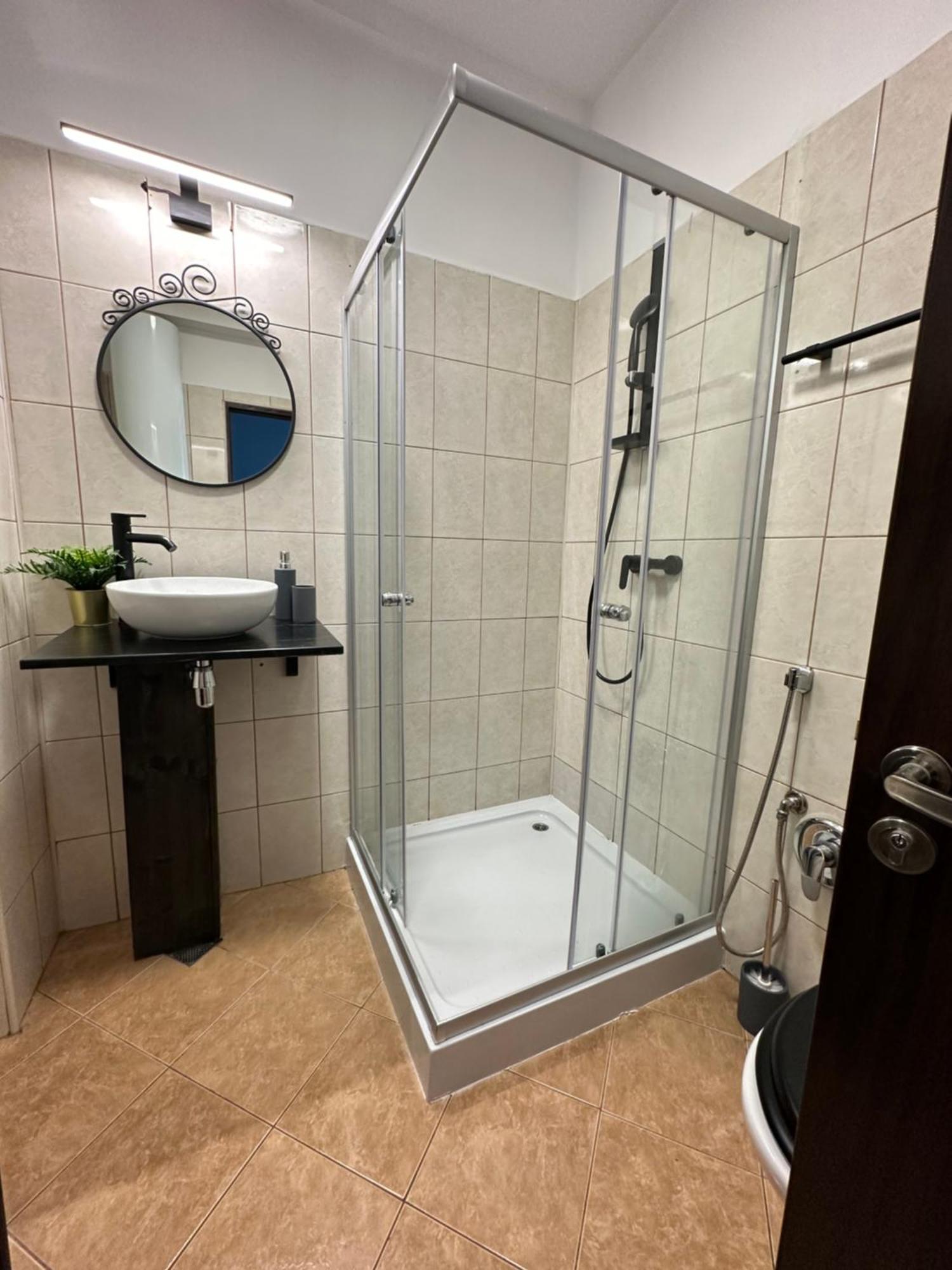 Central Studio Sapphire Apartment บูคาเรสต์ ภายนอก รูปภาพ